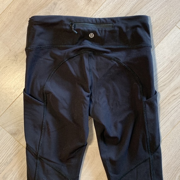 Lululemon Tights with side pockets Sz 6 (Inseam 27") - Picture 4 of 5